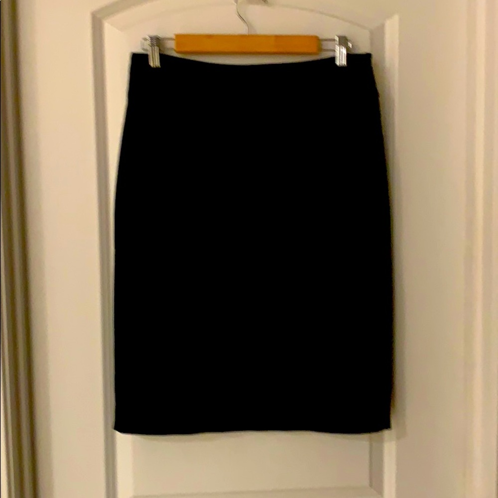 Kenar Pencil Skirt**
